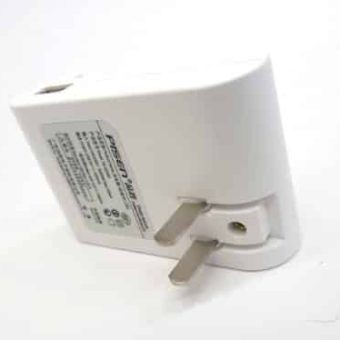 Alternative view of Pisen Universal Battery Charger II with USB Port