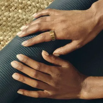 ultrahuman ring air – lightweight smart ring – comprehensive health tracking gold